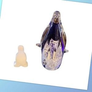 Penguin Cobalt Blue Art Glass Figurine/Paperweight~White Ice Belly~2 Babies. Wit